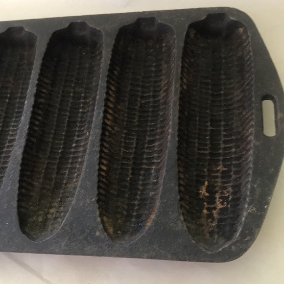 Cast Iron Cornbread Baker - Picture 4 of 5